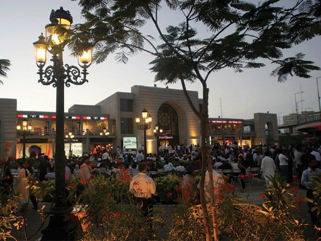 fun places to visit in karachi